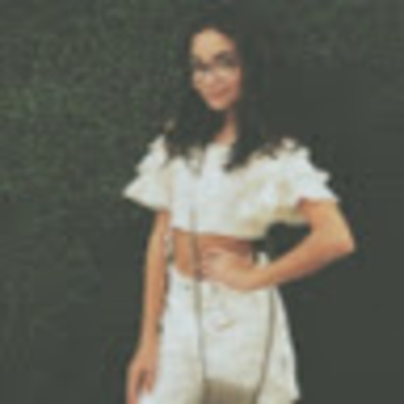 Meet your Posher, Gabi - Picture 1 of 1